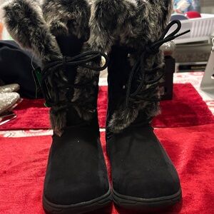 St. John's Bay Black Winter Boots with Faux Fur